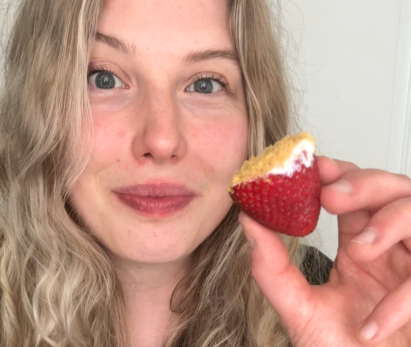 Cheesecake Stuffed Strawberries